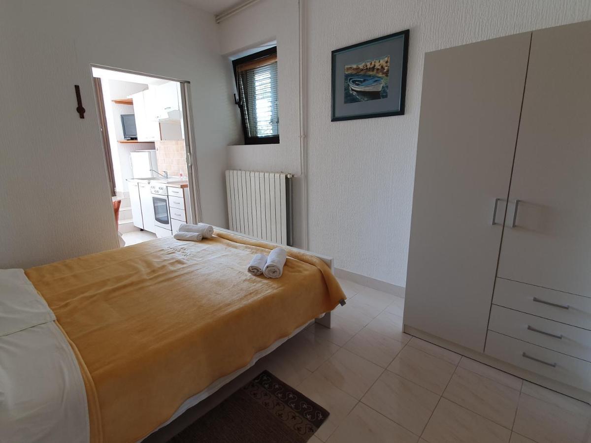 Apartment Ella Banjol Zewnętrze zdjęcie