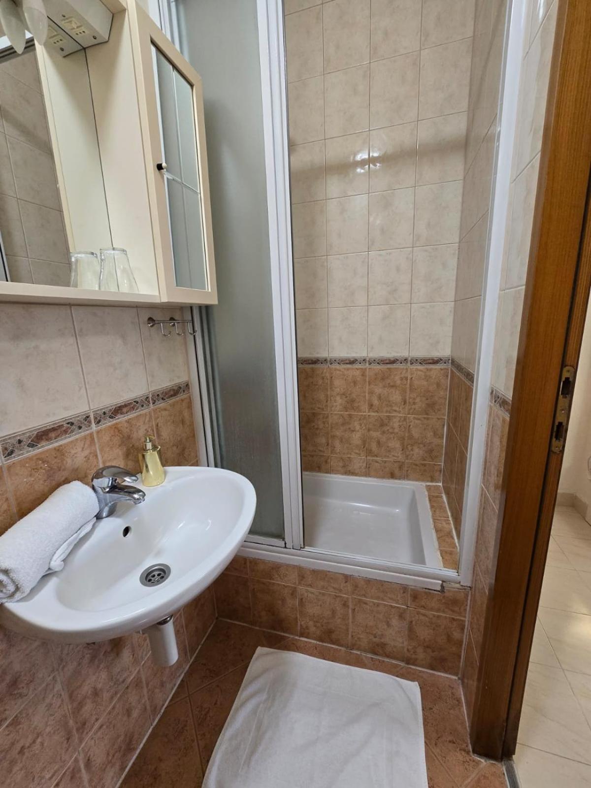 Apartment Ella Banjol Zewnętrze zdjęcie